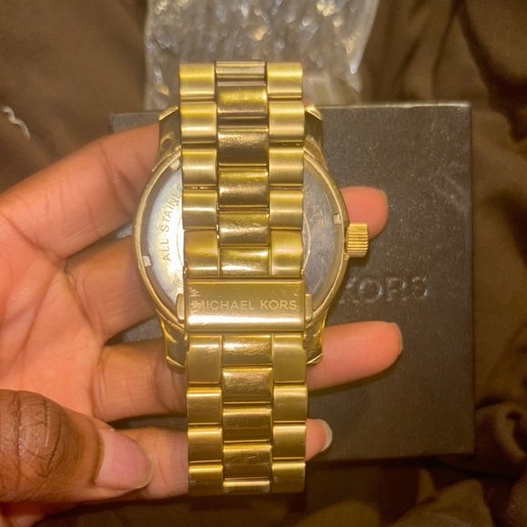 Michael Kors Gold Luxury Watch - Picture 2 of 9